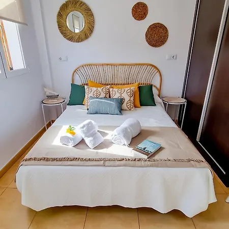 Estudio En Sunny Port. Live It Costablanca